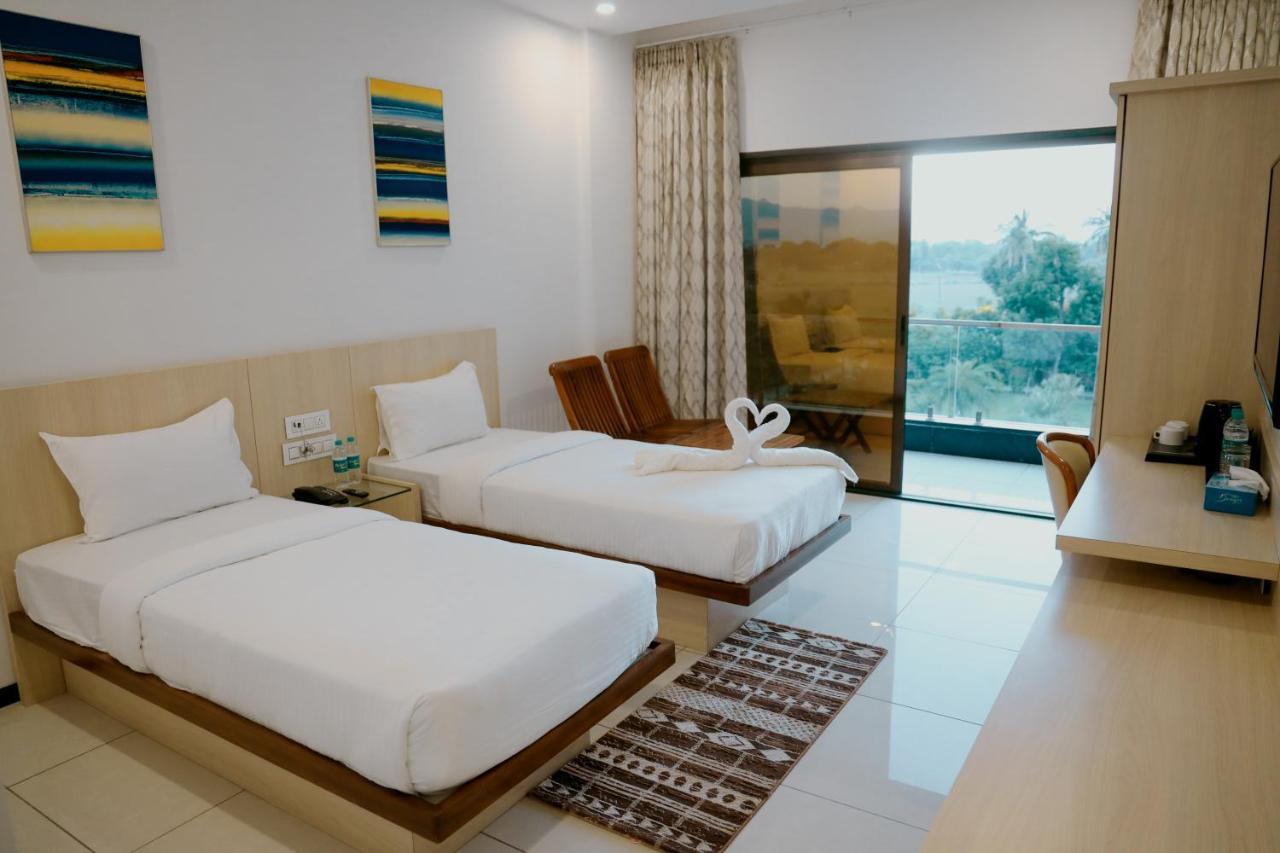 Pride Resort & Convention Center Ranakpur Near Ranakpur Dam Sādri Exteriör bild